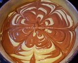 Foto langkah ke 3 dari resep Bolu zebra kukus.