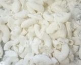 A picture of step 3 of Chinese cheese crispy macaroni.