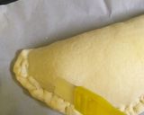 Foto langkah ke 9 dari resep Calzone Pizza.