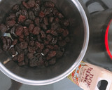 Foto del paso 1 de la receta: Salsa de ciruelas y vino tinto para carnes de Navidad