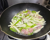 青椒香腸炒茭白筍(簡單料理)的食譜步驟6照片
