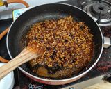 A picture of step 3 of Pecans Bar.
