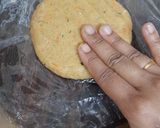 A picture of step 5 of Mix flour vegetable paratha.