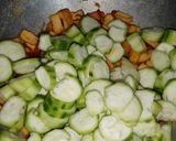 Foto langkah ke 4 dari resep Oyong Kuah Santan.