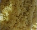 A picture of step 1 of Vegetable macroni samosa.