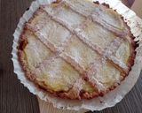 Foto del passaggio 7 della ricetta Crostata con crema pasticcera e marmellata di fragole 🌹