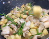 Foto del paso 6 de la receta: Salteado de sepia, trigueros y setas