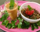 A picture of step 2 of Carrot and Pomegranate juice.