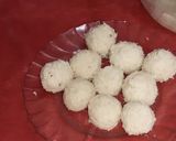 A picture of step 4 of Kachhe nariyal ke laddoo.