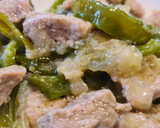 Foto del paso 4 de la receta: Solomillo de cerdo encebollados con pimiento italiano
