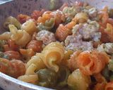 Foto del passaggio 6 della ricetta Scrigni di peperoni ripieni di pasta al forno