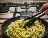 Foto del passaggio 3 della ricetta Spaghetti al basilico