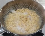 Foto langkah ke 3 dari resep Mie Goreng Merah.