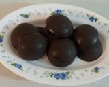 A picture of step 3 of Marswell dark compound chocolate made by me.