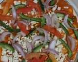 कैप्सिकम चीज़ मिनि पैन पिज़्जा (Capsicum cheese mini pan pizza recipe in Hindi) रेसिपी चरण 4 फोटो