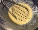 Une image de l'étape 3 de Tarte aux poireaux, saucisses à l'ancienne et emmental (pâte brisée épeautre origan).