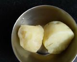 A picture of step 1 of Potato halwa.