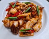 Foto langkah ke 7 dari resep Cumi Asam Manis Pedas.