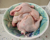 Foto del paso 3 de la receta: Traseros de pollo en salsa para guardar en congelador