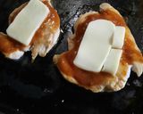 Foto del paso 3 de la receta: Pechugas a la pizza en plancheta