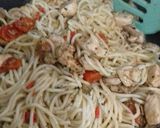 Foto langkah ke 3 dari resep Spaghetti aglio E olio😍.