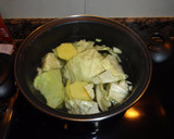 Foto del paso 1 de la receta: Trinxat con huevo a la plancha