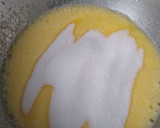 Foto del paso 2 de la receta: Bizcocho de yogur de limón