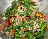 Foto langkah ke 4 dari resep Kembang Bawang Teri Pedas.
