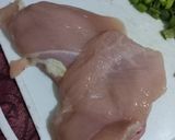 Foto del paso 2 de la receta: Fideos con crema, pollo, jamón y cebolla de verdeo