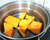 Foto langkah ke 2 dari resep Puding Labu Kuning - Saus Santan.
