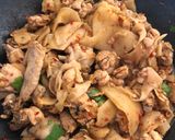 รูปขั้นตอนการทำที่ 1 ของ ผัดเผ็ดไก่หน่อไม้ดอง (เมนูข้าวหมดหม้อ)