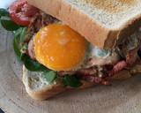 Foto del paso 4 de la receta: Sándwich rico de huevo frito y bacon 🍳 🥓