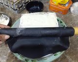 A picture of step 10 of Nikah Themed Cake.