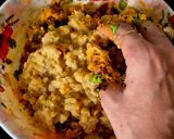 A picture of step 5 of Dal-Chingri Bhorta.