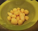 Foto del paso 5 de la receta: Salchichas o Longanizas Frescas de Pollo con Papas y Calabacín en Salsa al Roquefort