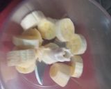 A picture of step 1 of Banana Shake.