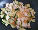 Foto langkah ke 3 dari resep Orak Arik Tahu Telor Zucchini #diet.