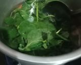Foto langkah ke 4 dari resep Bening Bayem Wortel (Sayur Kunci).