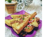 Foto langkah ke 3 dari resep Sweet French Toast.