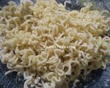 Foto langkah ke 2 dari resep Sosis Gulung Mie.
