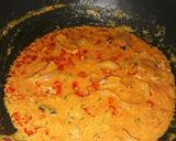 A picture of step 3 of Payaj malai ki sabji.