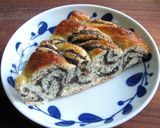 A picture of step 5 of Poppy Seed Twisted Bread.