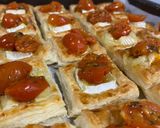 Foto del paso 3 de la receta: Hojaldritos de queso brie y cherry