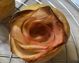 Une image de l'étape 12 de Rose feuilletée à la cannelle.