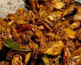 Foto langkah ke 4 dari resep Tongkol Suwir Kecap, bumbu iris.
