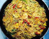 รูปขั้นตอนการทำที่ 4 ของ ผัดหมี่สิงคโปร์  Stir fry Singapore Noodles