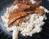 Foto del paso 4 de la receta: Pollo con fideos a la crema y verdeo
