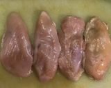 A picture of step 1 of Black pepper chicken steak.