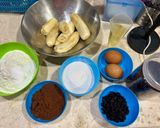Foto langkah ke 1 dari resep Banana Chocolate Muffin.