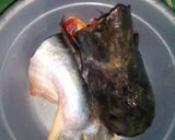 Foto langkah ke 1 dari resep Sup "tinggal" kepala ekor patin.